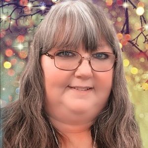 Meet your Posher, Carolyn